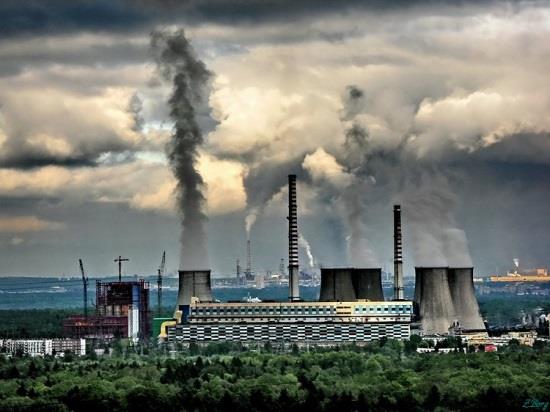 Województwo Śląskie 4,% całkowitej powierzchni Polski 12,% populacji kraju 21,4% krajowej emisji pyłów 44,9% krajowej emisji gazów Największe natężenie ruchu samochodowego Zabrze Źródła: