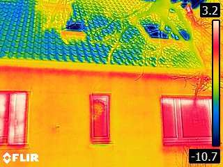 Raport z termowizji T01/2015 Nieruchomość przy ul. Przykład 1 w Poznaniu Raport ze zdjęć termowizyjnych budynku wykonany na podstawie wizji lokalnej z dnia 10.02.2015 r., godz. 7:00.