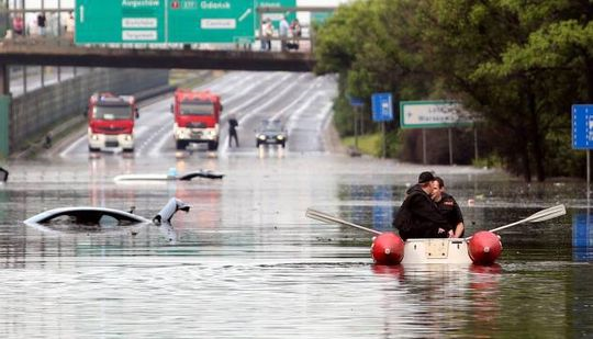 Ekstremalne wydarzenia pogodowe Wzrost ilości zjawisk typu flash flood dr