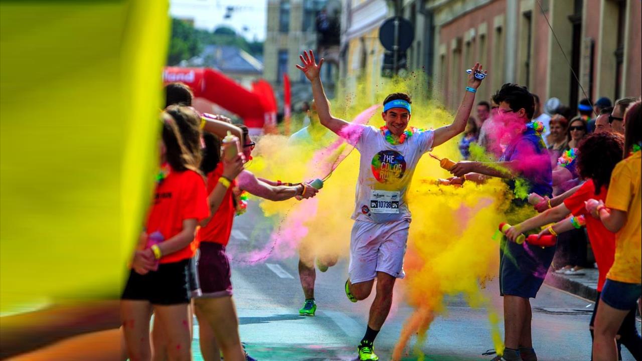 THE COLOR RUN BUKARESZT 2016 The Color Run Bukareszt Sponsorowane przez: The Color Run użyło