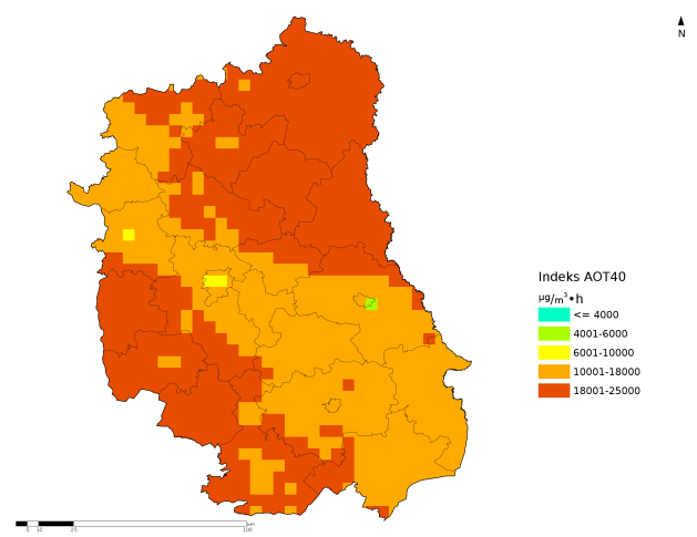 Rozkład stężeń ozonu troposferycznego wykonany na poziomie krajowym z zastosowaniem łączenia wyników modelowania z pomiarami wykazał, że wartość parametru AOT40 uśredniona dla okresu 2013-2015, na