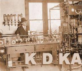 1920: KDKA-AM w Pittsburghu,