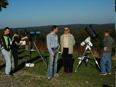 roku październik) dla: wszystkich zainteresowanych astronomią zawartość: wykłady popularne,