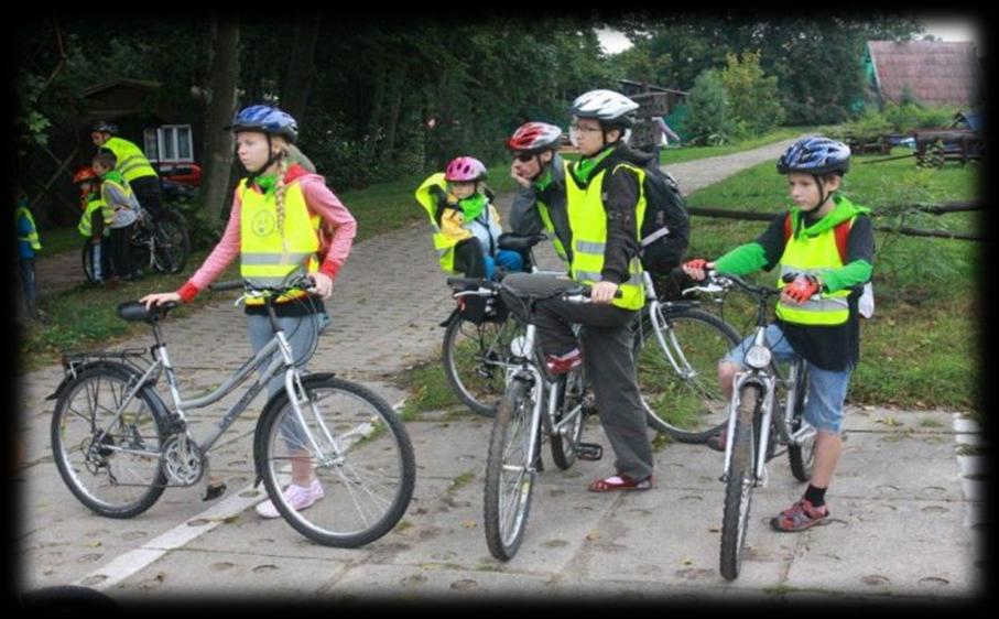 Ogólnopolskie warsztaty Mama, tata, rower i ja 31.08-2.09.2012, Wdzydze Kiszewskie Ponieważ coraz częściej uczestnikami turystyki rowerowej są rodziny, zorganizowaliśmy dla nich 3.