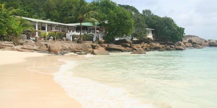 7. Plaża Anse Soleil, Seszele. Seszele to państwo wyspiarskie na Oceanie Indyjskim, ok. 1600 km od wybrzeży Afryki, położone na północny wschód od Madagaskaru.