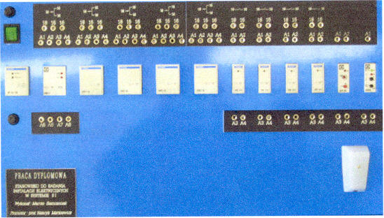 Blok diodowy jest złożony z 6 diod prostowniczych, które służą do rozdzielenia sygnałów sterowniczych przy realizacji układów ze sterowaniem indywidualnym, grupowym oraz centralnym.