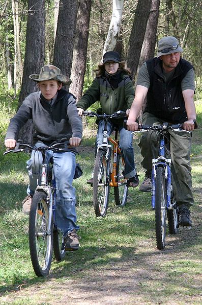 PRZYKŁADY AKTYWNOŚCI LGD - ważne szlaki regionalne będące osią inicjatyw lokalnych Szlak Odry- subregionalna trasa rowerowa o długości 1064 km Szlak Dziadoszan po Wzgórzach Dalkowskich