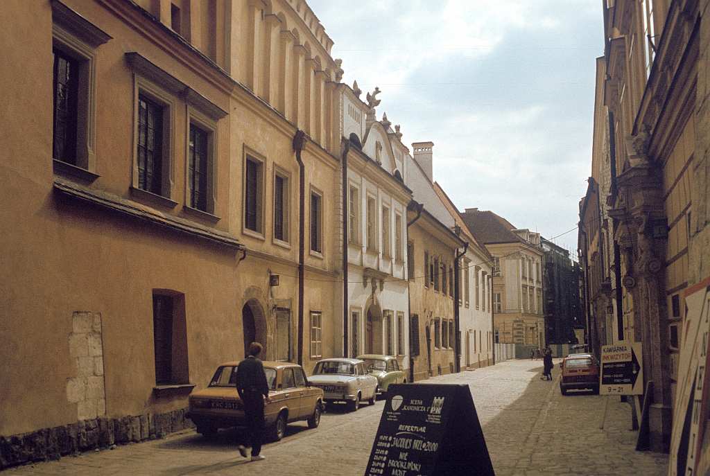 12 Fot. nr 9. Wzdłuż ulicy Poselskiej. Lato 1992. Fot. nr 10 (10-12).