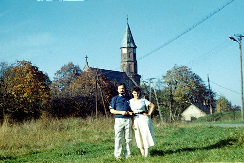 68 Fot. nr 118. Schron amunicyjny na początku ulicy Niebieskiej. Koniec lata 1989. Fot. nr 119 (119-120).