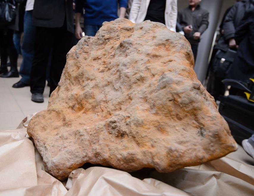 Największy meteoryt znaleziony w Polsce 261 kilogramów ważył największy polski meteoryt znaleziony w