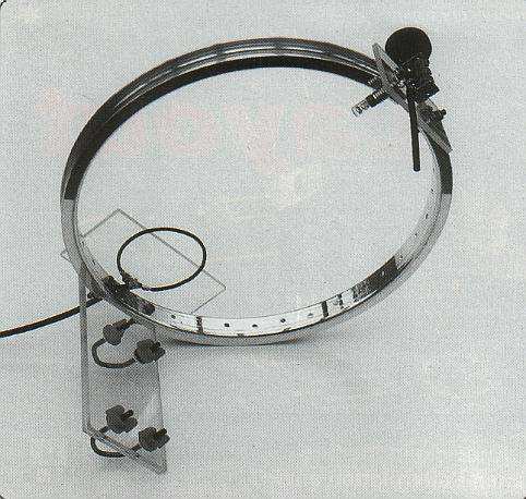 5.4. Antena magnetyczna na pasmo 6 m Antena została wykonana przez DJ3RW z przeciętej 16" obręczy rowerowej i opisana w numerze 12/1998 miesiecznika "Funk".