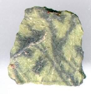 Skład chemiczny odpowiada skałom magmowym: gabro i bazalt. Składają się one głównie z piroksenów, oliwinów, plagioklazów i augitu (Mg,Fe) 2 [(Si,Al) 2 O 6 ].