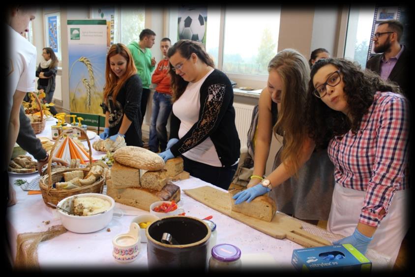 TECHNIK ŻYWIENIA I USŁUG GASTRONOMICZNYCH Kształcąc się w tym zawodzie zdobędziesz wiedzę i umiejętności z zakresu: racjonalnego żywienia człowieka i sposób