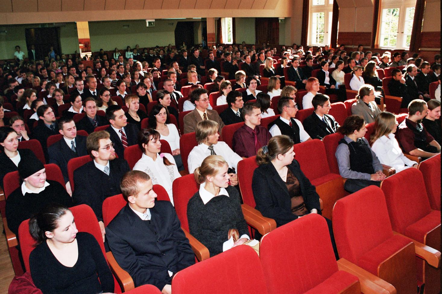 WPPT w liczbach, słowach i obrazkach Przyjazne środowisko akademickie Aula PWr.