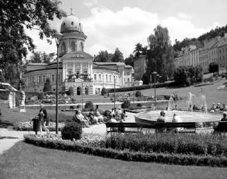 LĄDEK ZDRÓJ Sanatorium Uzdrowiskowe. RYBNICZANKA-WANDA Pobyt rozpoczyna się kolacją dnia pierwszego i kończy obiadem dnia ostatniego. Pokoje z umywalką Pokoje z łazienką i TV 28.02-13.04 20.04-17.