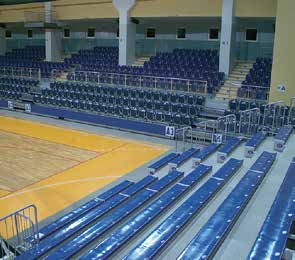 . Gamma Siedziska stadionowe umożliwiające aranżację prostych miejsc siedzących, typu ławka.