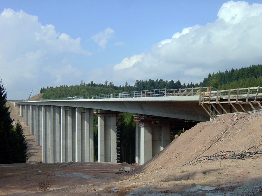 Jeden z mostów, jakie Chemobudowa wykonała w Niemczech Obecnie przedsiębiorstwo również jest w trakcie realizacji kilkunastu znaczących inwestycji.