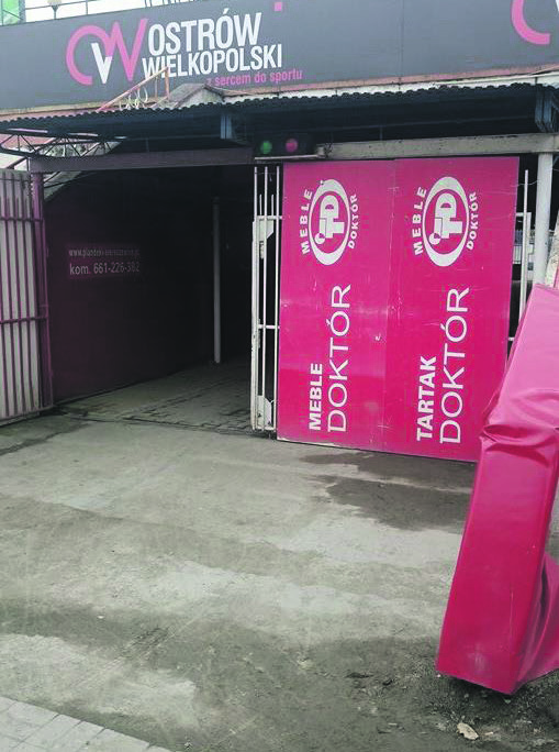 9 OFERTA REKLAMOWA PAKIET F - SELECT + możliwość korzystania z logotypu klubu w materiałach firmowych oraz tytułu SPONSOR KLUBU umieszczenie 2 koziołków na murawie stadionu umieszczenie reklamy