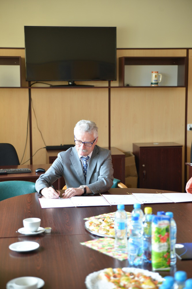 Podpisanie umowy z Instytutem Mechaniki Precyzyjnej 3 lipca 2014 r.