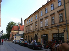 Baszta Senatorska na Wawelu Baszta Senatorska (Lubranka, Olbramka, Skarbowa) wzniesiona w XV w., została zwieńczona krenelażem (blankami) dopiero w XIX w. Jest najwyższą z baszt wawelskich.
