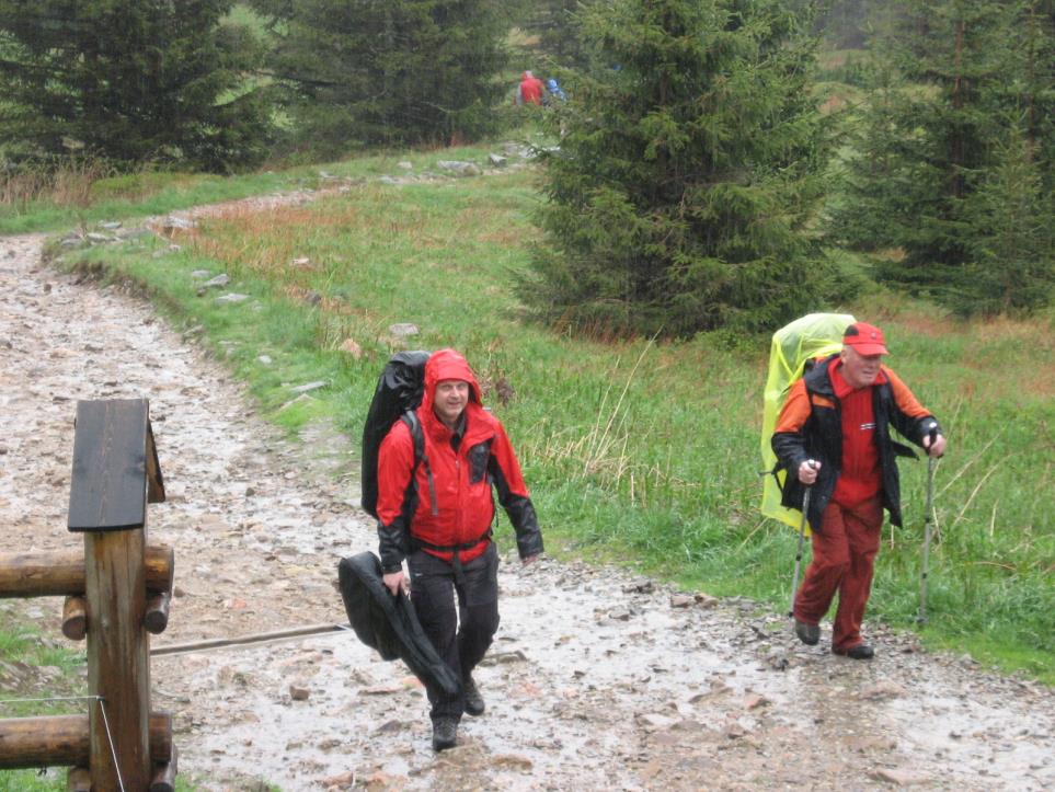 Rezerwację noclegu dokonaliśmy już we wrześniu 2014 r. Część uczestników dojeżdżała własnym transportem, a część Polskim Busem za jedyne 30 zł (tam i z powrotem).