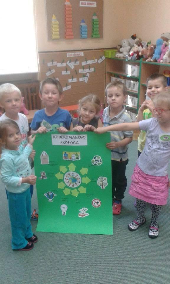 Wspólnymi siłami ułożyliśmy Kodeks Małego Ekologa: -używamy toreb ekologicznych, -segregujemy odpady, -stosujemy recykling,