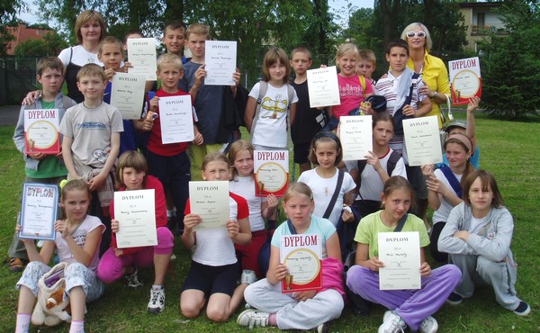 Reprezentacja naszej szkoły brała udział w biegach z okazji Finału Lekkoatletycznego Mityngów "Złota Szóstka", który odbył się 15 czerwca 2009 roku na stadionie miejskim przy ulicy Żwirki.