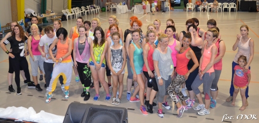 Zumba dla Julki W sobotę 12 czerwca w hali sporotwo widowiskowej na Placu Tysiąclecia odbył się