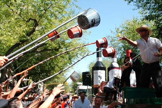 Dzień 10 Festiwal Wina Festiwal Wina w Mendozie jest jednym z najważniejszych wydarzeń kulturalnych w całym kraju.