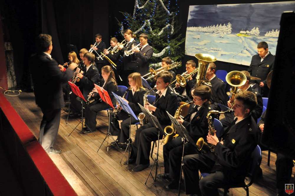 20 Członkowie Młodzieżowej Orkiestry Dętej OSP Śmiłowice Młodzieżowej Orkiestry Dętej Ochotniczej Straży Pożarnej w Śmiłowicach jest 24, mieszkają oni na terenie Gminy Choceń.