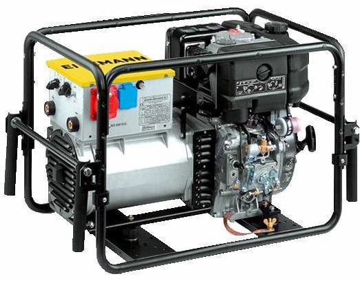 P 7401 /E 6,5 kva/ 6,5 kw 28,0A IP23 95/104,5 kg 10,0 kva/10 kw 4164A + AVR IP54 Lombardini 25LD425 179 kg P 9901 DE 5,5 kva/5,5 kw 2432A 9,7 kva/9,7 kw 1425A Lombardini 25LD425 188 kg P 9900 DE 9,4