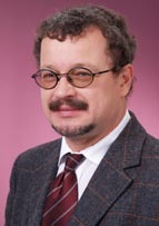 Komentarz do raportu prof. Jacek Łaszek, Szkoła Główna Handlowa W drugim kwartale 2011 roku mieliśmy do czynienia z kontynuacją dotychczasowych procesów w sektorze nieruchomości mieszkaniowych.