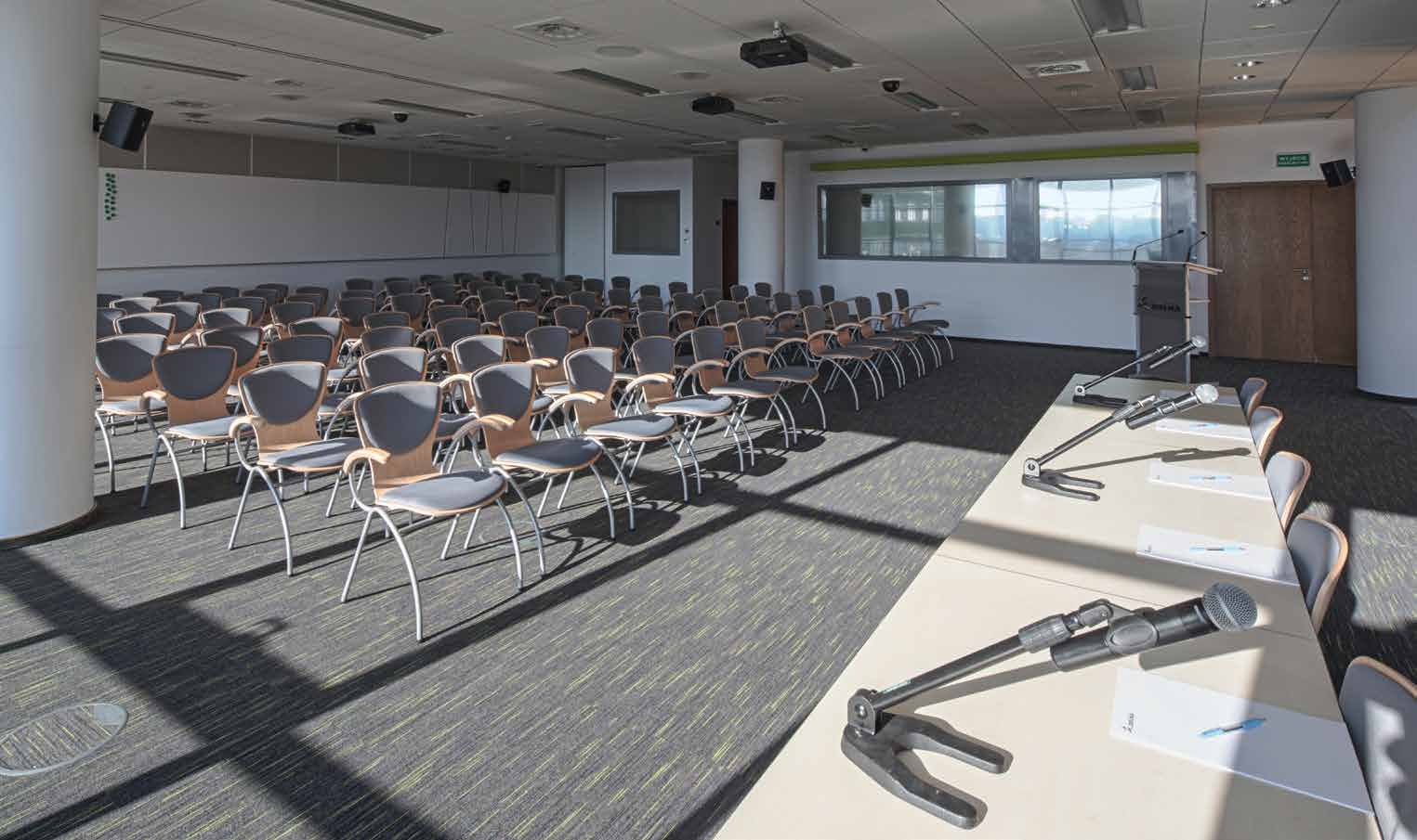 Centrum Konferencyjne Zielna C entrum Konferencyjne Zielna to pięć sal konferencyjnych o powierzchni od 40 do 250 m 2 oraz pięć sal szkoleniowych o powierzchni od 16 do 50 m 2.