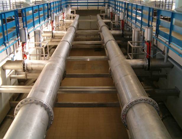 Duży odsetek ludności zamieszkującej obszary wiejskie powiatu pleszewskiego pije wodę nieodpowiadającą wymaganiom rozporządzenia ponieważ korzysta z wodociągu publicznego w Pleszewie.
