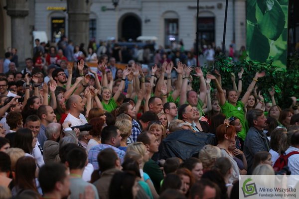 wokalistów. Dwunastu z nich wystąpiło w sobotę na krakowskim Rynku.