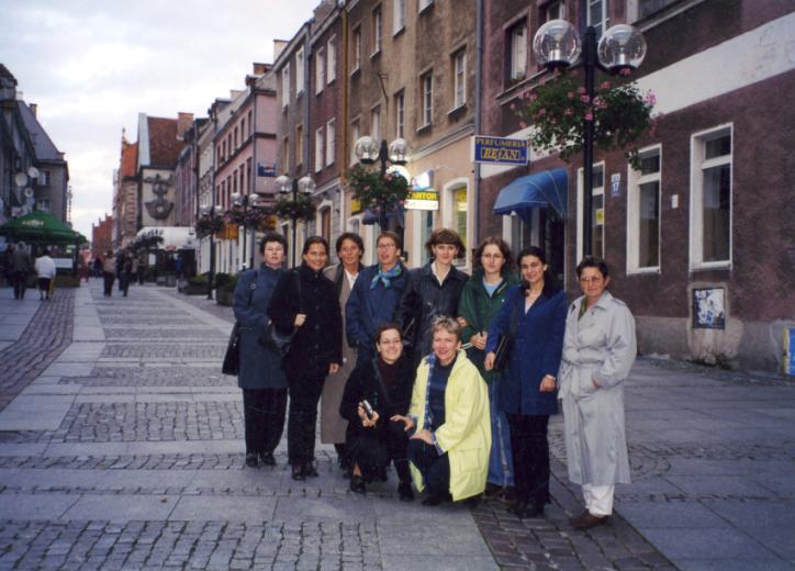 Fot. 3. Pracownicy Zakładu Pedagogiki Ogólnej na IV Ogólnopolskim Zjeździe Pedagogicznym Pedagogika i edukacja wobec nowych wspólnot i różnic w jednoczącej się Europie Olsztyn 2001.