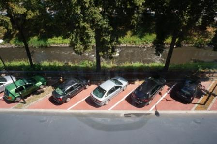 poruszanie się i parkowanie w Gliwicach. Największa rotacja na miejscach parkingowych odnotowywana jest przez system około godz. 8.00,