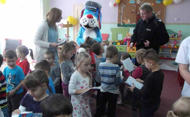 4 miasto Komenda w nowej odsłonie Nadbudowa i rozbudowa siedziby Komendy Miejskiej Policji w Dąbrowie Górniczej to oficjalna nazwa zadania, którego realizacja gruntownie zmieni oblicze siedziby