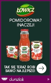 Do garnka wlać bulion, przecier pomidorowy i doprowadzić do wrzenia. Dodać soczewicę, szczyptę cukru i zawartość patelni.