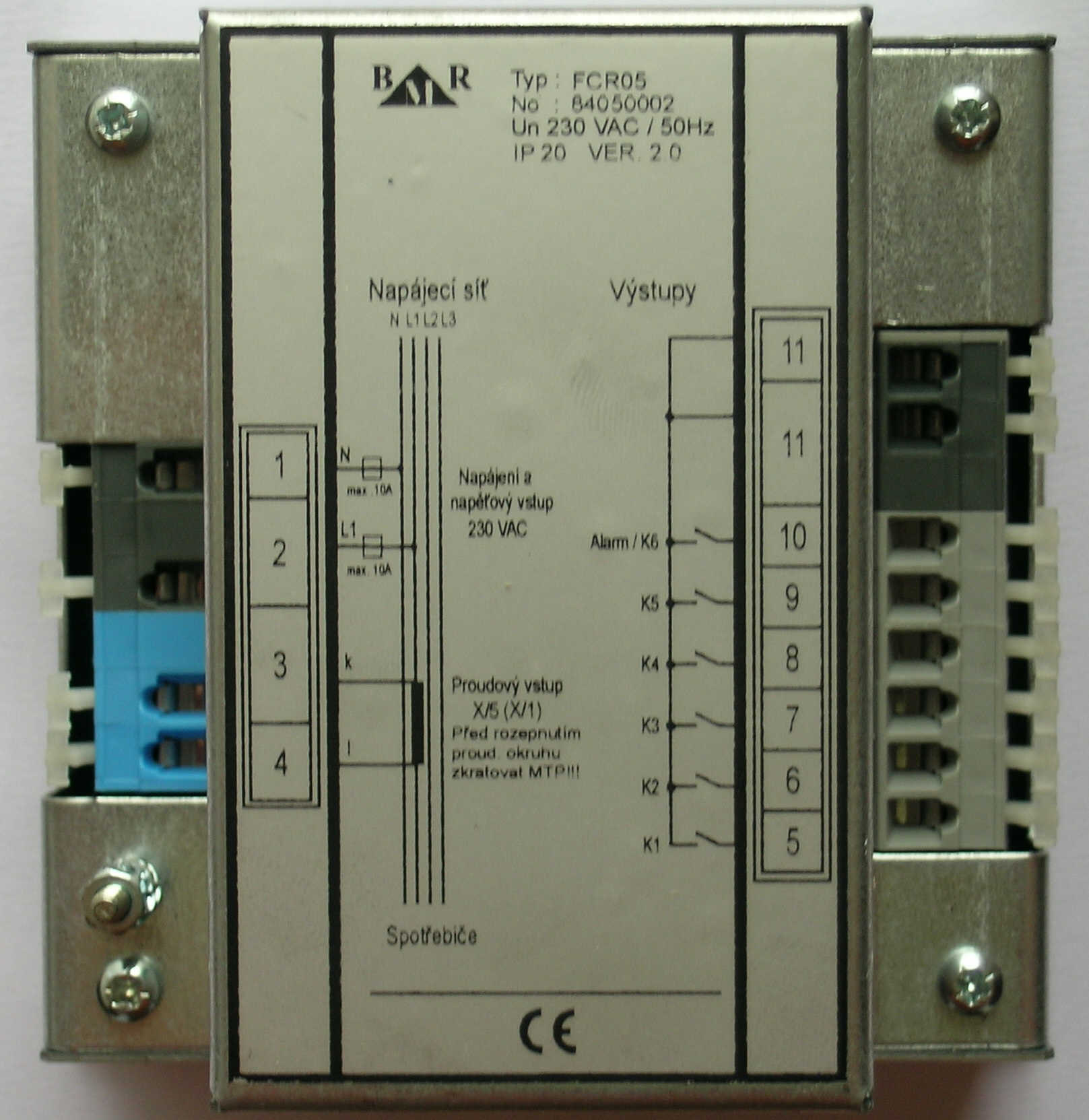 Widok listw zaciskowych Rys.2 1. Opis regulatora Regulator mocy biernej FCR 05 jest przeznaczony do regulacji współczynnika mocy biernej w sieciach niskiego napicia o czstotliwoci 50/60 Hz.