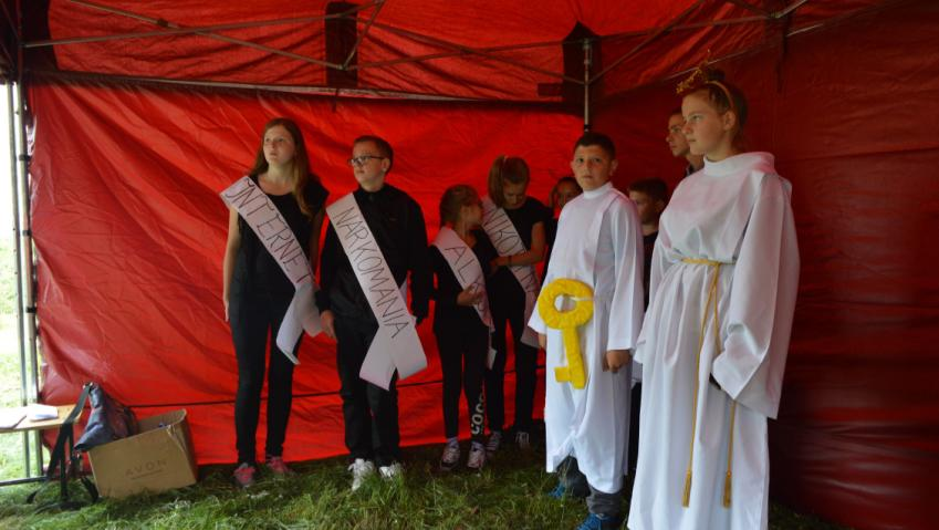 Należy podkreślić, że w IV Rajdzie im. gen. Franciszka Gągora uczestniczyło ok. 360 osób. Oprócz uczniów z różnych szkół na uroczystość przybyło wielu zaproszonych gości, m.in.