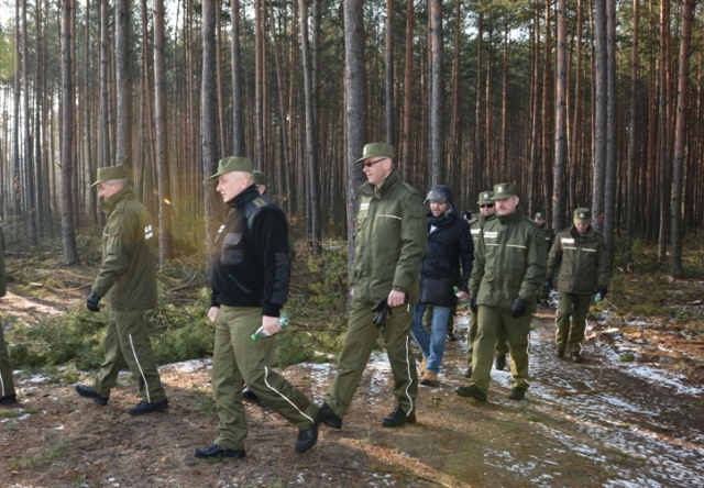 W odprawie wzięli udział: Sekretarz Stanu w MSW Piotr Stachańczyk, Dyrektor Departamentu Współpracy Międzynarodowej i Funduszy Europejskich w MSW Grzegorz Polak, Komendant Główny Straży Granicznej