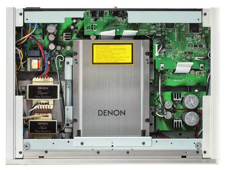 HI-FI Denon DCD-2500NE + PMA-2500NE Odtwarzacz DCD-2500NE Urządzenia 2500 są dostępne tylko w wersji srebrnej (oficjalnie), faktycznie przedni panel ma w sobie domieszkę złota.