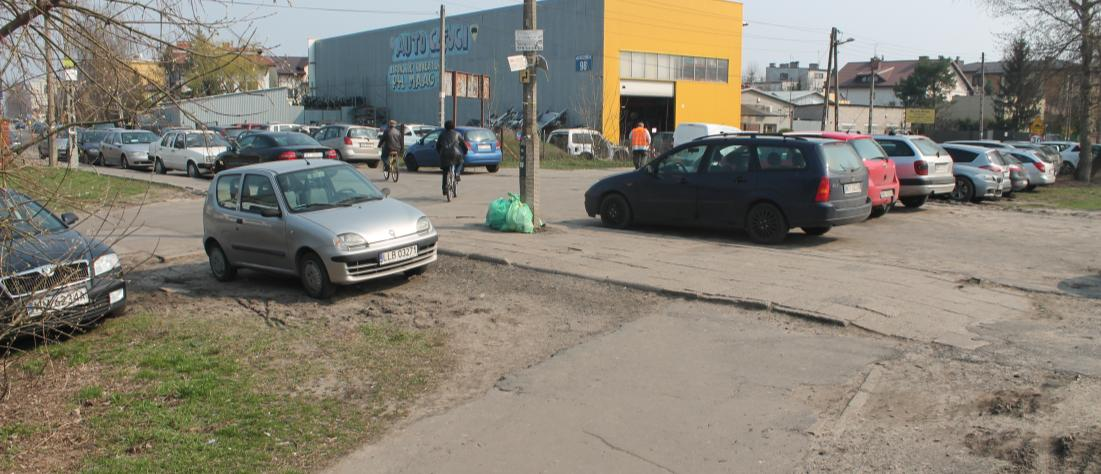 7. Parking dla samochodów - wyznaczenie miejsc Samochody parkujące na niewyznaczonych miejscach na