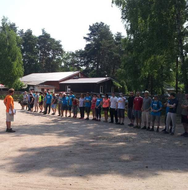 BITWA NA ŁUKI Bitwa na łuki to zupełnie nowa atrakcja, która dopiero rozwija się na Polskim rynku. Zasadami przypomina szkolną grę w dwa ognie, natomiast dynamiką zbliżona jest do Paintballa.