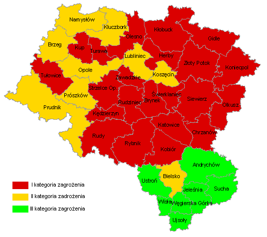 Specyfika regionalna gospodarki leśnej Zurbanizowanie przestrzeni przyczyniło się do silnej fragmentacji lasów, nie tylko dzieląc je na mniejsze kompleksy, ale również przecinając gęstą siecią dróg,