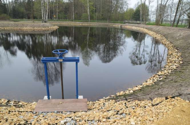 Przykłady obiektów małej retencji w lasach województwa opolskiego Zbiornik