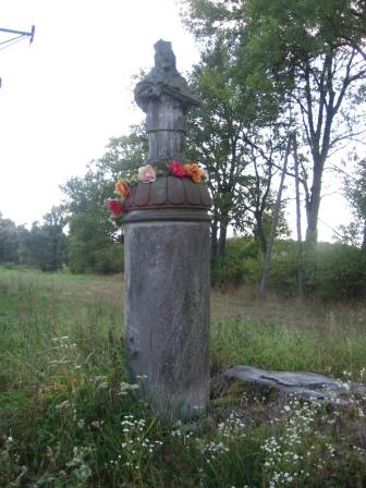 8. Fotografia z opisem wskazującym orientację albo mapa z zaznaczonym stanowiskiem archeologicznym 4. Adres 3. Miejscowość Jankowice Na tyłach plebanii Parafii p.w. św. Mikołaja. Działka ewid. nr 500.