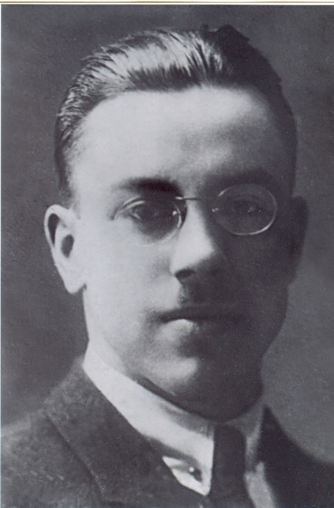 Zaruski Mariusz generał Wojska Polskiego malarz, literat, taternik, narciarz, instruktor harcerski, pionier żeglarstwa morskiego w Polsce, Starosta Morski od 1927 r. Urodził się 31.01.1867 r.