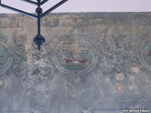 Inowłódz, former synagogue, fragment of fresco decoration